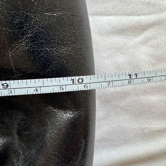 HOBO International Black Vintage leather Kisslock Wristlet Handbag - Picture 6 of 7